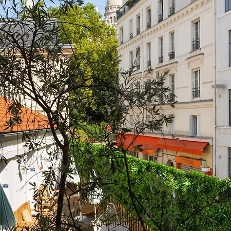 Le Village Montmartre by Hiphophostels-3